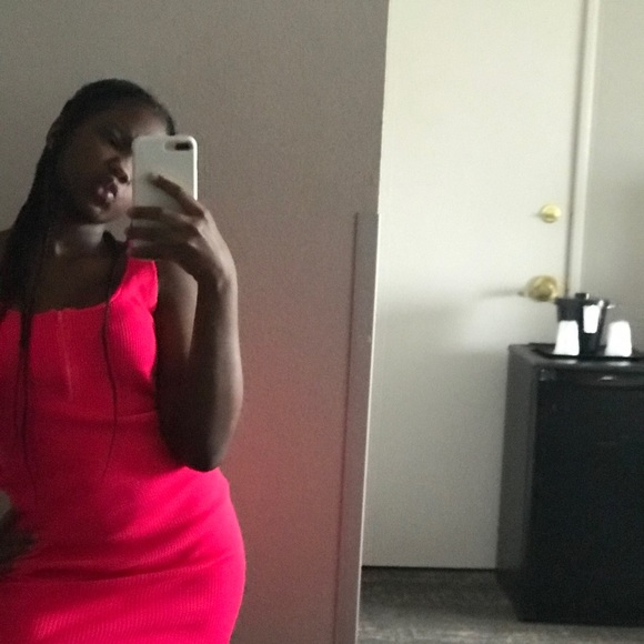 Meet your Posher, Laniya - Picture 1 of 1